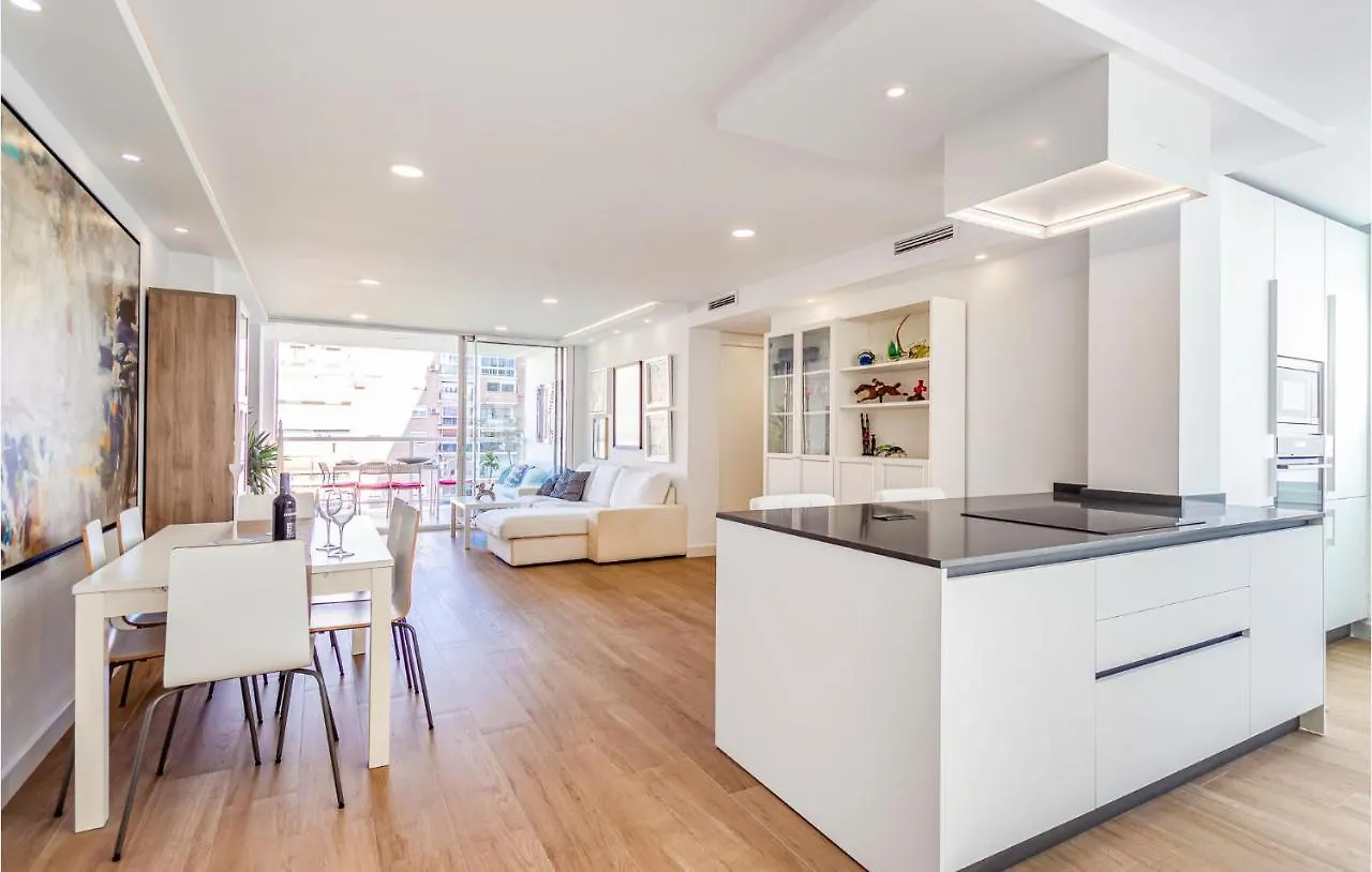 3 Bedroom Beautiful Apartment In Malaga Spain