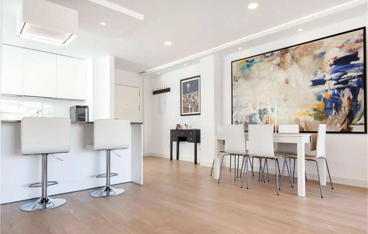 3 Bedroom Beautiful Apartment In Malaga Spain